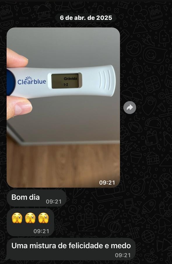 Mensagem de paciente compartilhando teste de gravidez positivo